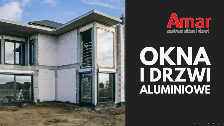 Nowoczesne okna aluminiowe w budynku w trakcie budowy, z widocznymi przesuwnymi oknami i dużymi oknami narożnymi, idealne do zastosowania w nowoczesnych projektach architektonicznych.